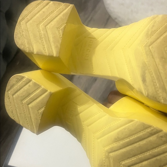 Gucci Women's Yellow Mules - Picture 3 of 4